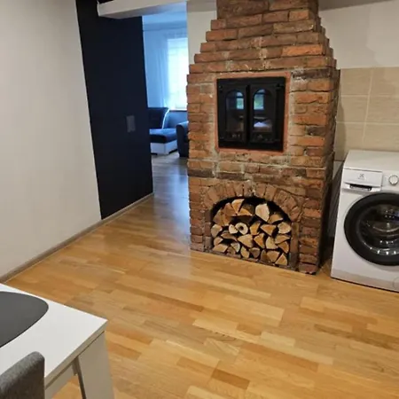 Kesklinn Ja Rand Jalutuskaeigu Kaugusel * Pärnu