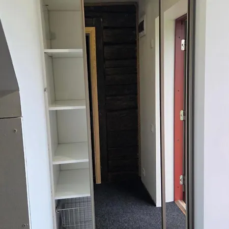 Kesklinn Ja Rand Jalutuskaeigu Kaugusel