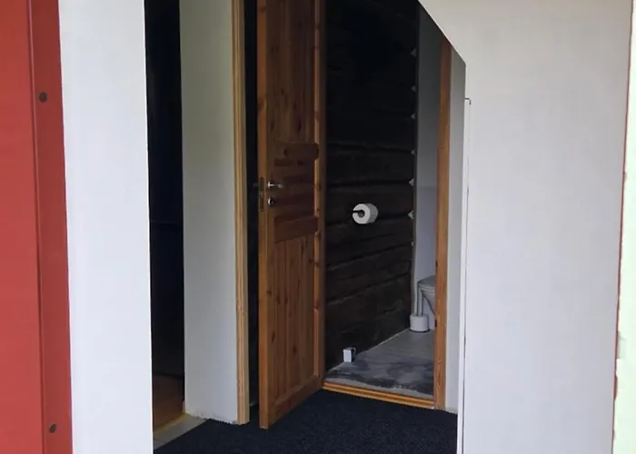 Kesklinn Ja Rand Jalutuskaeigu Kaugusel * Pärnu